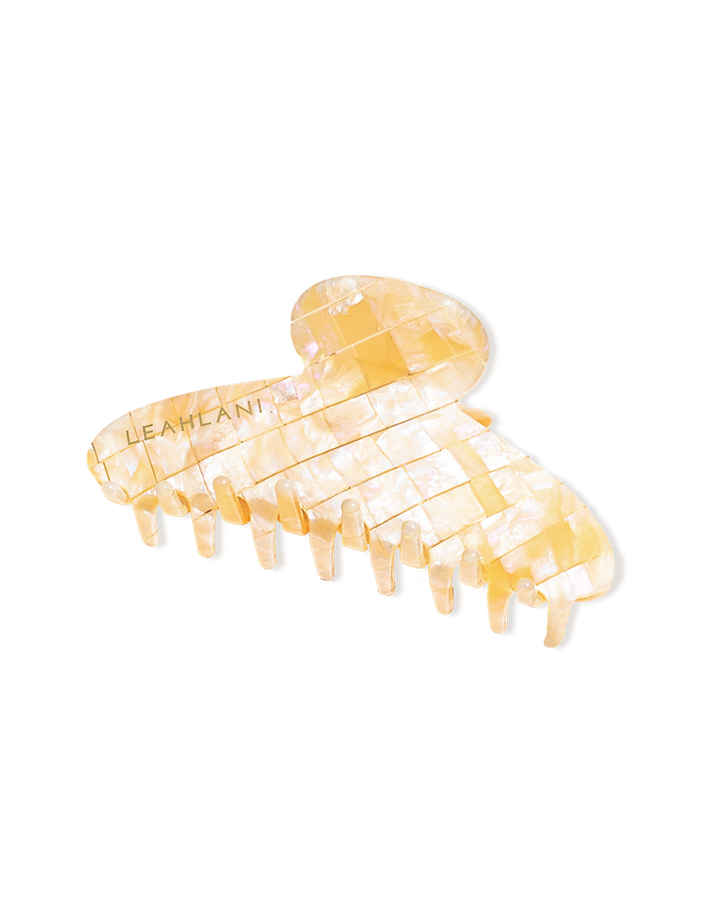 The Pearlescent Clip